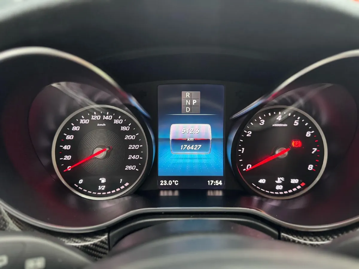 2020 Mercedes-Benz V Class 2.0T 211HP L4 9AT,autocango,china used car exporter,china ev exporter,chinese used car exporter,chinese used ev exporter