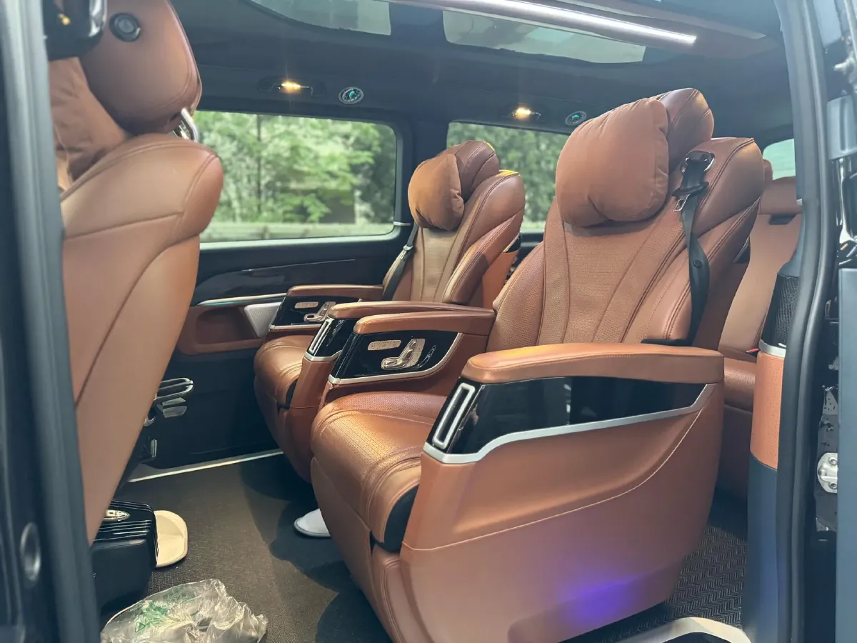 2020 Mercedes-Benz V Class 2.0T 211HP L4 9AT,autocango,china used car exporter,china ev exporter,chinese used car exporter,chinese used ev exporter