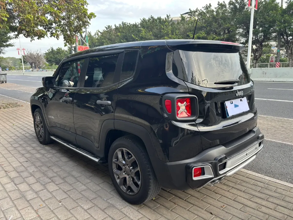 2017 Jeep Renegade 1.4T 150HP L4 7DCT,autocango,china used car exporter,china ev exporter,chinese used car exporter,chinese used ev exporter