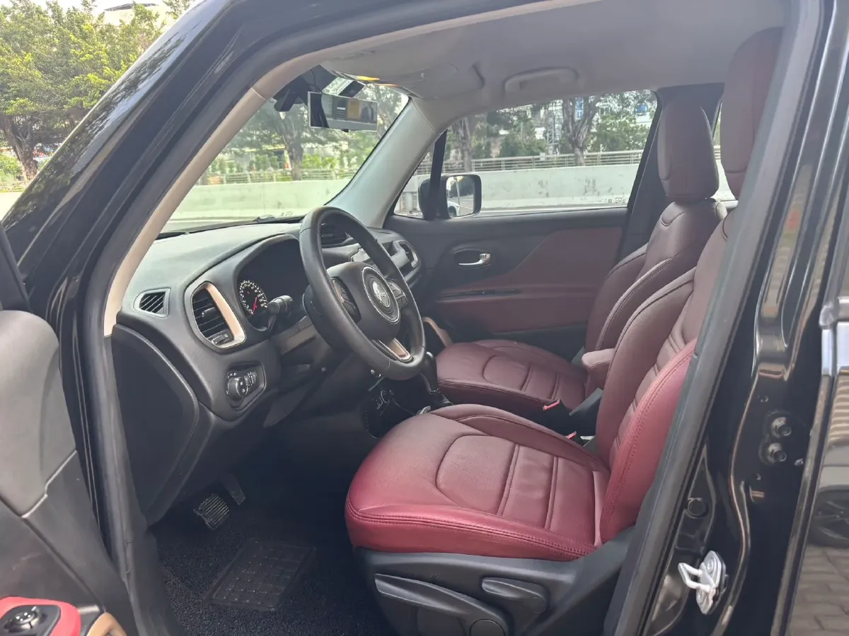 2017 Jeep Renegade 1.4T 150HP L4 7DCT,autocango,china used car exporter,china ev exporter,chinese used car exporter,chinese used ev exporter