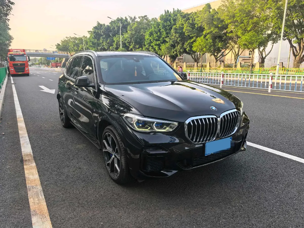 2022 BMW X5 3.0T 333HP L6 8AT,autocango,china used car exporter,china ev exporter,chinese used car exporter,chinese used ev exporter