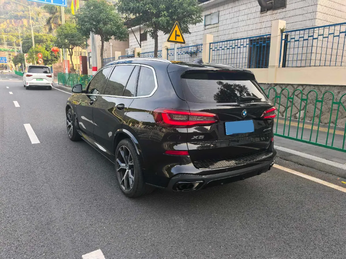 2022 BMW X5 3.0T 333HP L6 8AT,autocango,china used car exporter,china ev exporter,chinese used car exporter,chinese used ev exporter