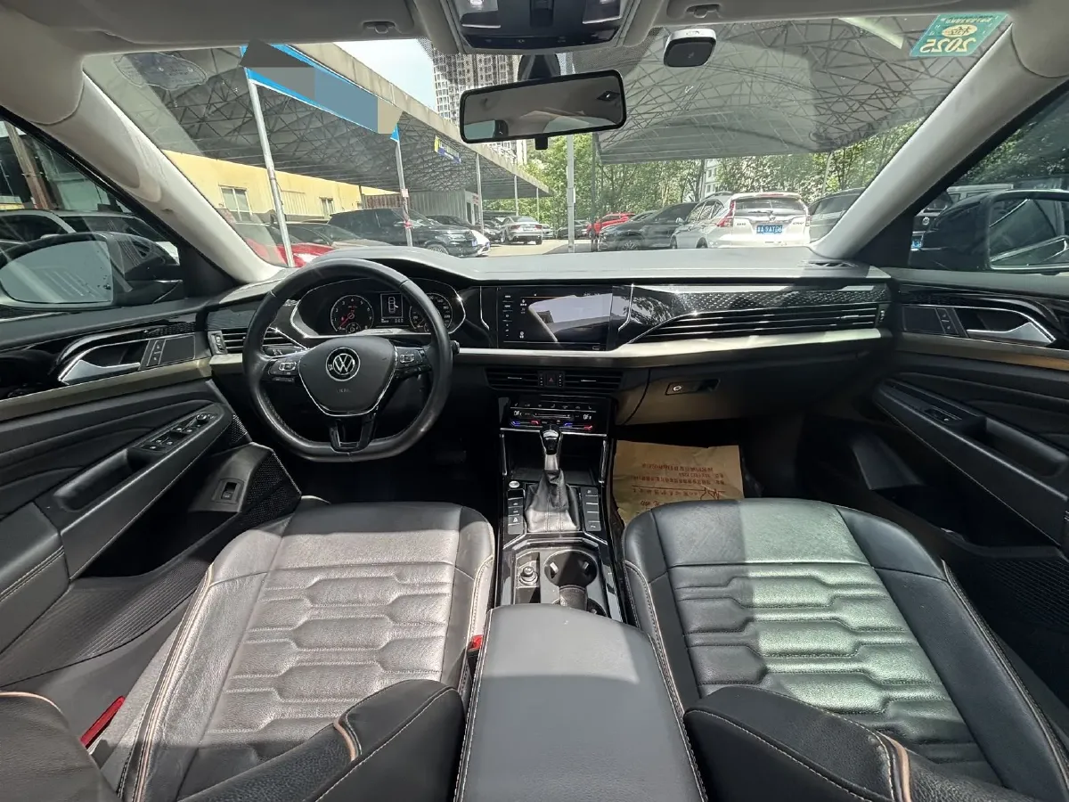 2020 Volkswagen Passat 2.0T 186HP L4 7DCT,autocango,china used car exporter,china ev exporter,chinese used car exporter,chinese used ev exporter