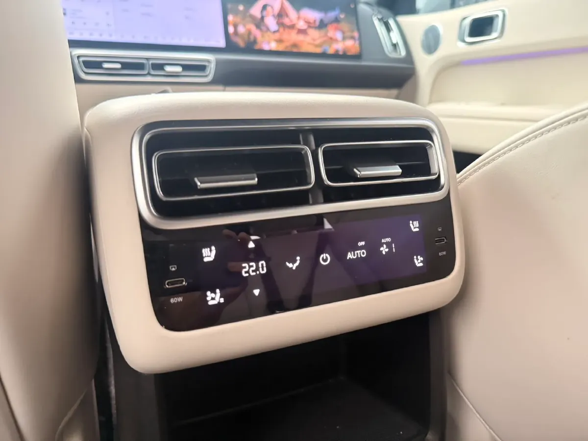 2024 Li L6 Range Extended 154HP L4 REEV 36.8KWH,autocango,china used car exporter,china ev exporter,chinese used car exporter,chinese used ev exporter