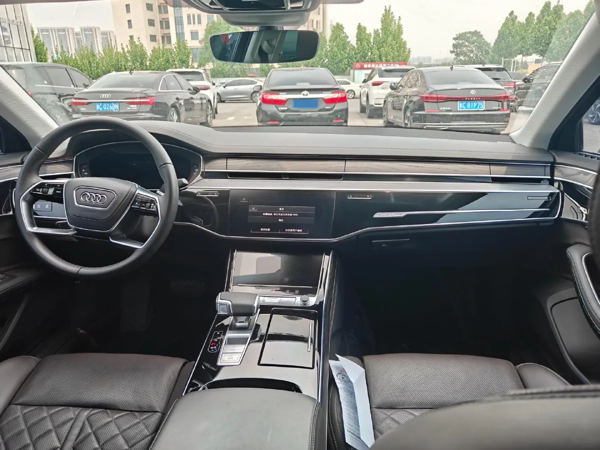 2025 Audi A8 3.0T 286HP V6 8AT,autocango,china used car exporter,china ev exporter,chinese used car exporter,chinese used ev exporter