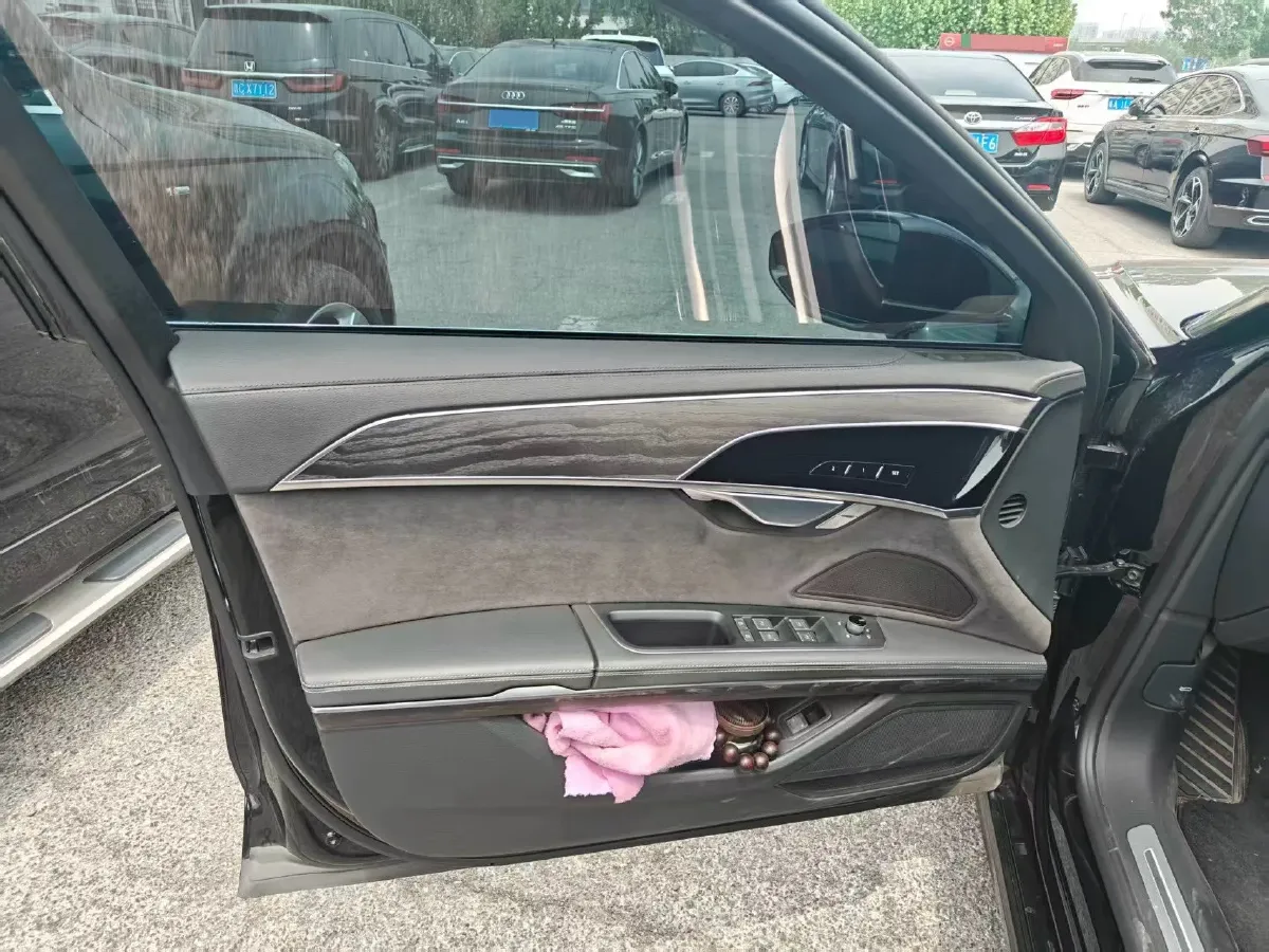 2025 Audi A8 3.0T 286HP V6 8AT,autocango,china used car exporter,china ev exporter,chinese used car exporter,chinese used ev exporter