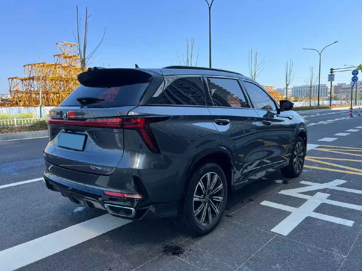2022 ChangAn CS75 Plus 1.5T 188HP L4 8AT,autocango,china used car exporter,china ev exporter,chinese used car exporter,chinese used ev exporter