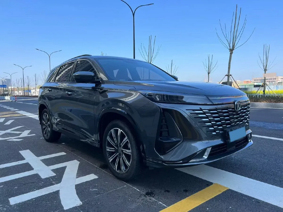 2022 ChangAn CS75 Plus 1.5T 188HP L4 8AT,autocango,china used car exporter,china ev exporter,chinese used car exporter,chinese used ev exporter