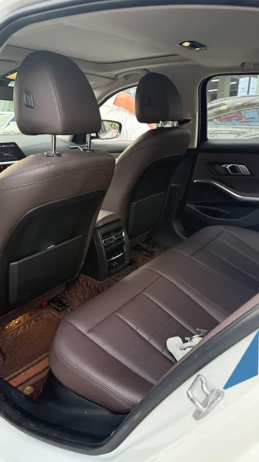 2021 BMW 3 Series 2.0T 156HP L4 8AT,autocango,china used car exporter,china ev exporter,chinese used car exporter,chinese used ev exporter