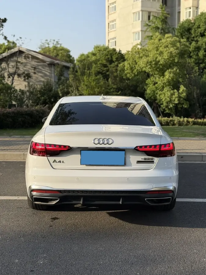2020 Audi A4L 2.0T 190HP L4 7DCT,autocango,china used car exporter,china ev exporter,chinese used car exporter,chinese used ev exporter