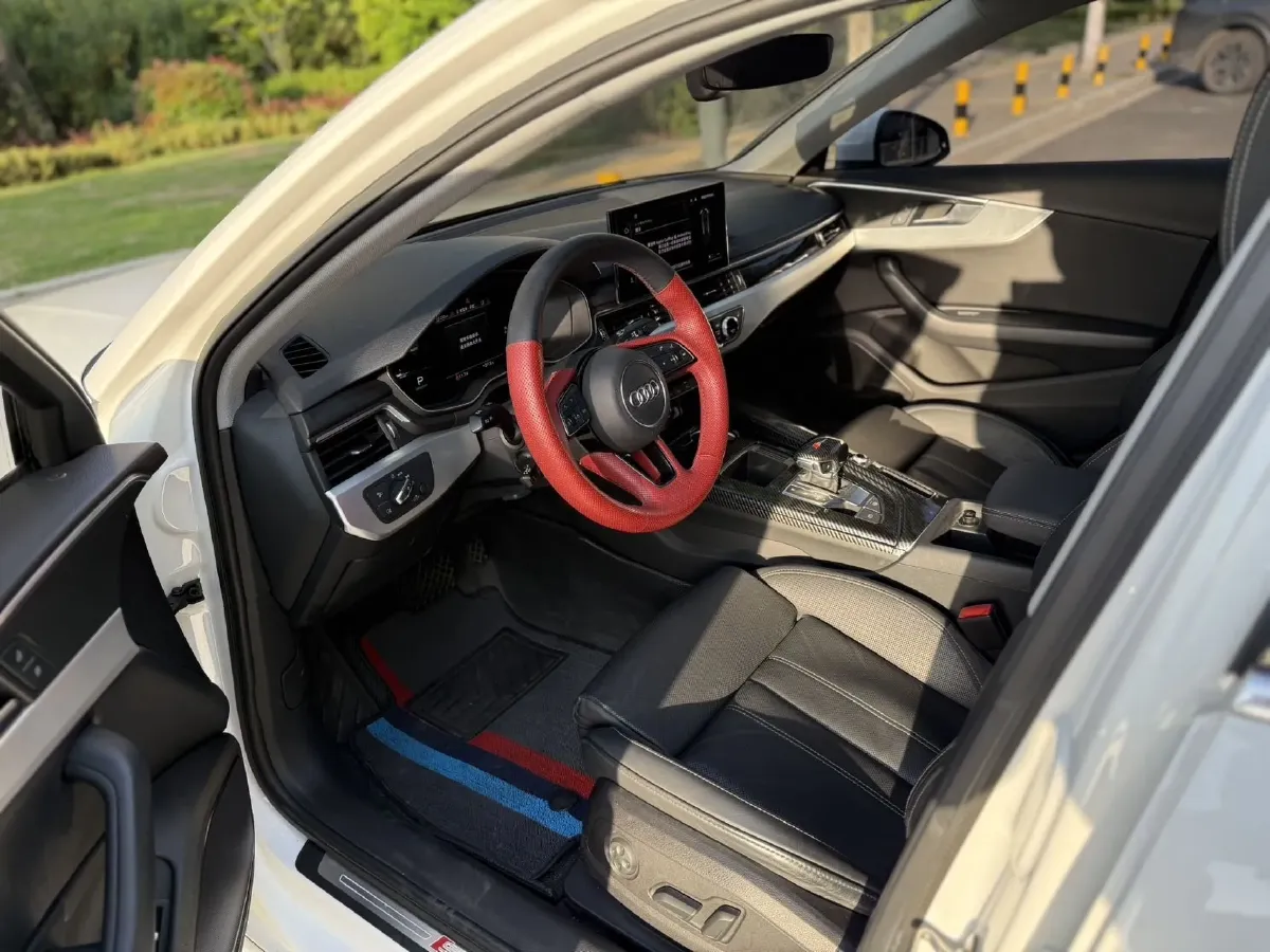 2020 Audi A4L 2.0T 190HP L4 7DCT,autocango,china used car exporter,china ev exporter,chinese used car exporter,chinese used ev exporter