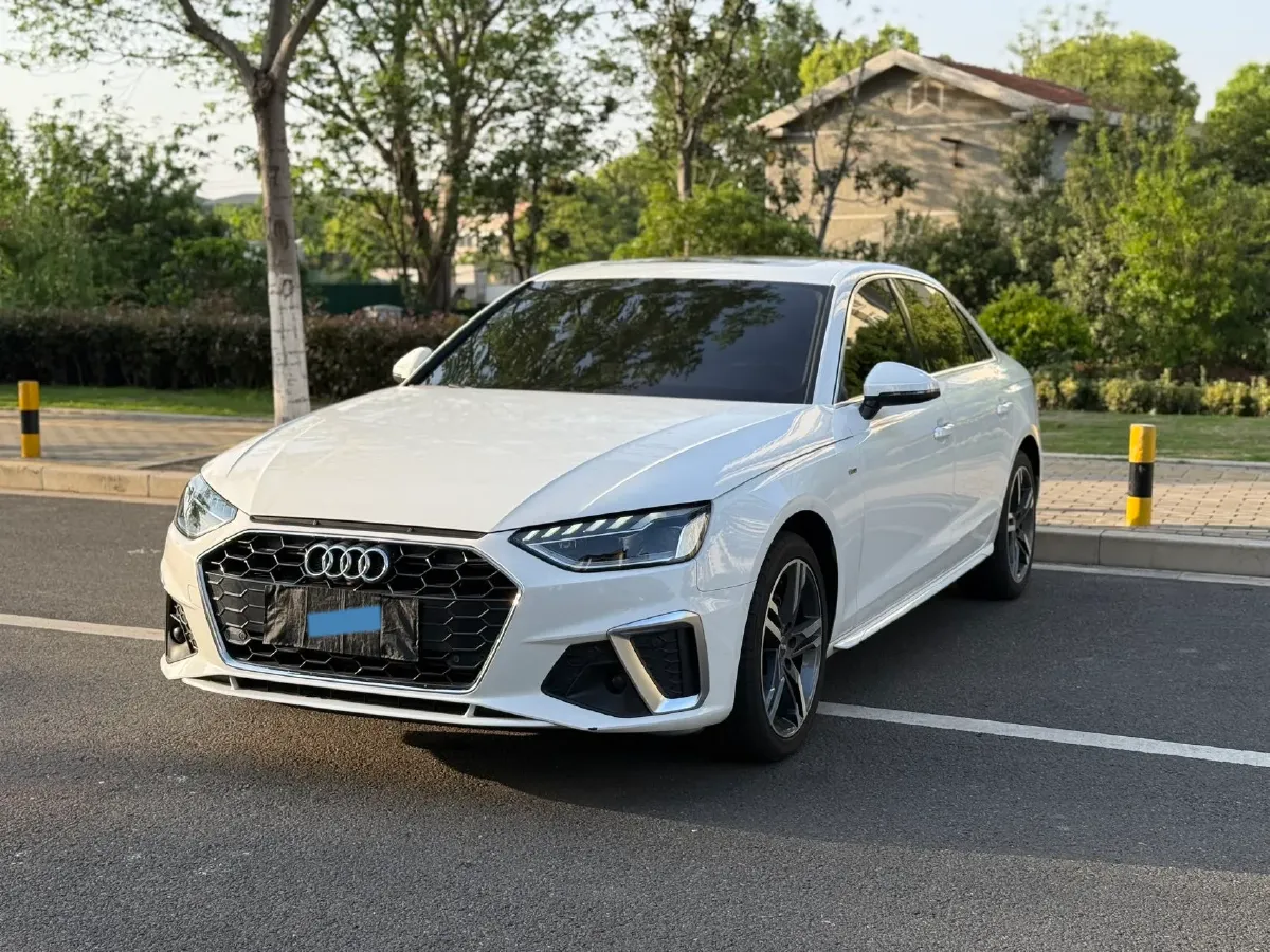 2020 Audi A4L 2.0T 190HP L4 7DCT,autocango,china used car exporter,china ev exporter,chinese used car exporter,chinese used ev exporter