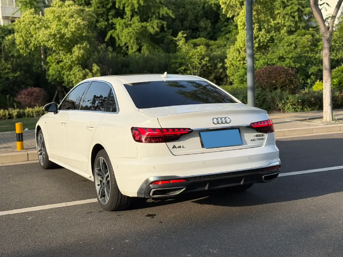 2020 Audi A4L 2.0T 190HP L4 7DCT,autocango,china used car exporter,china ev exporter,chinese used car exporter,chinese used ev exporter