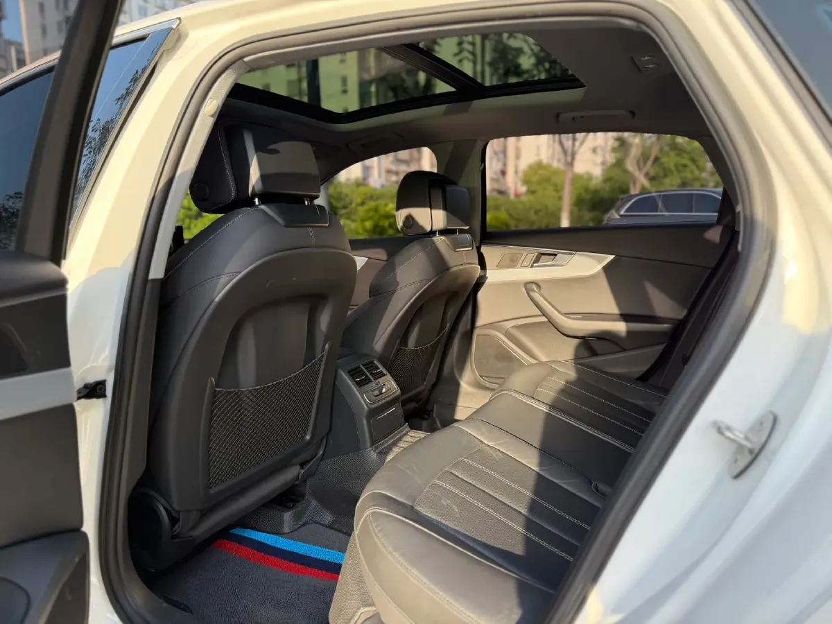 2020 Audi A4L 2.0T 190HP L4 7DCT,autocango,china used car exporter,china ev exporter,chinese used car exporter,chinese used ev exporter