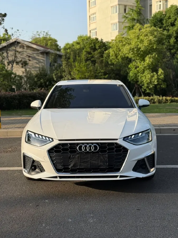2020 Audi A4L 2.0T 190HP L4 7DCT,autocango,china used car exporter,china ev exporter,chinese used car exporter,chinese used ev exporter
