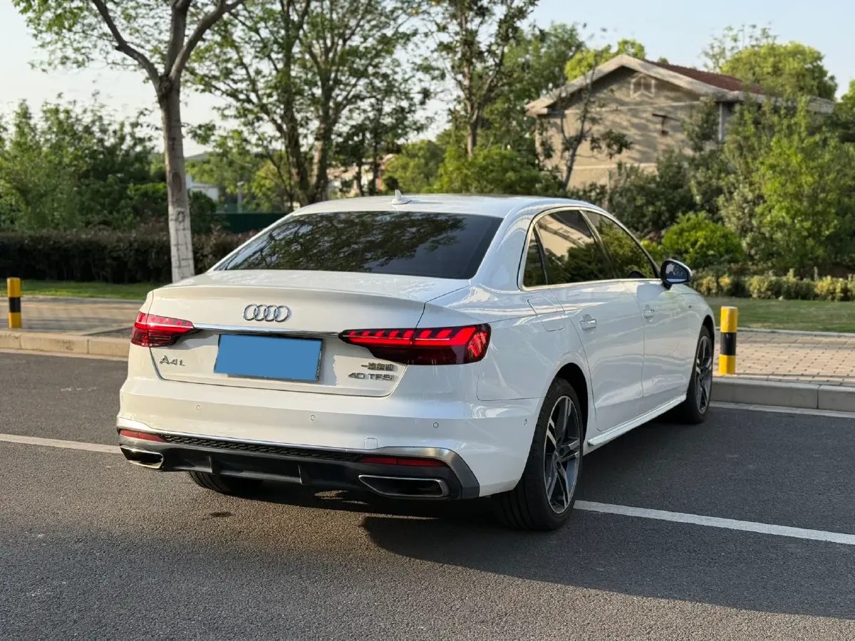 2020 Audi A4L 2.0T 190HP L4 7DCT,autocango,china used car exporter,china ev exporter,chinese used car exporter,chinese used ev exporter