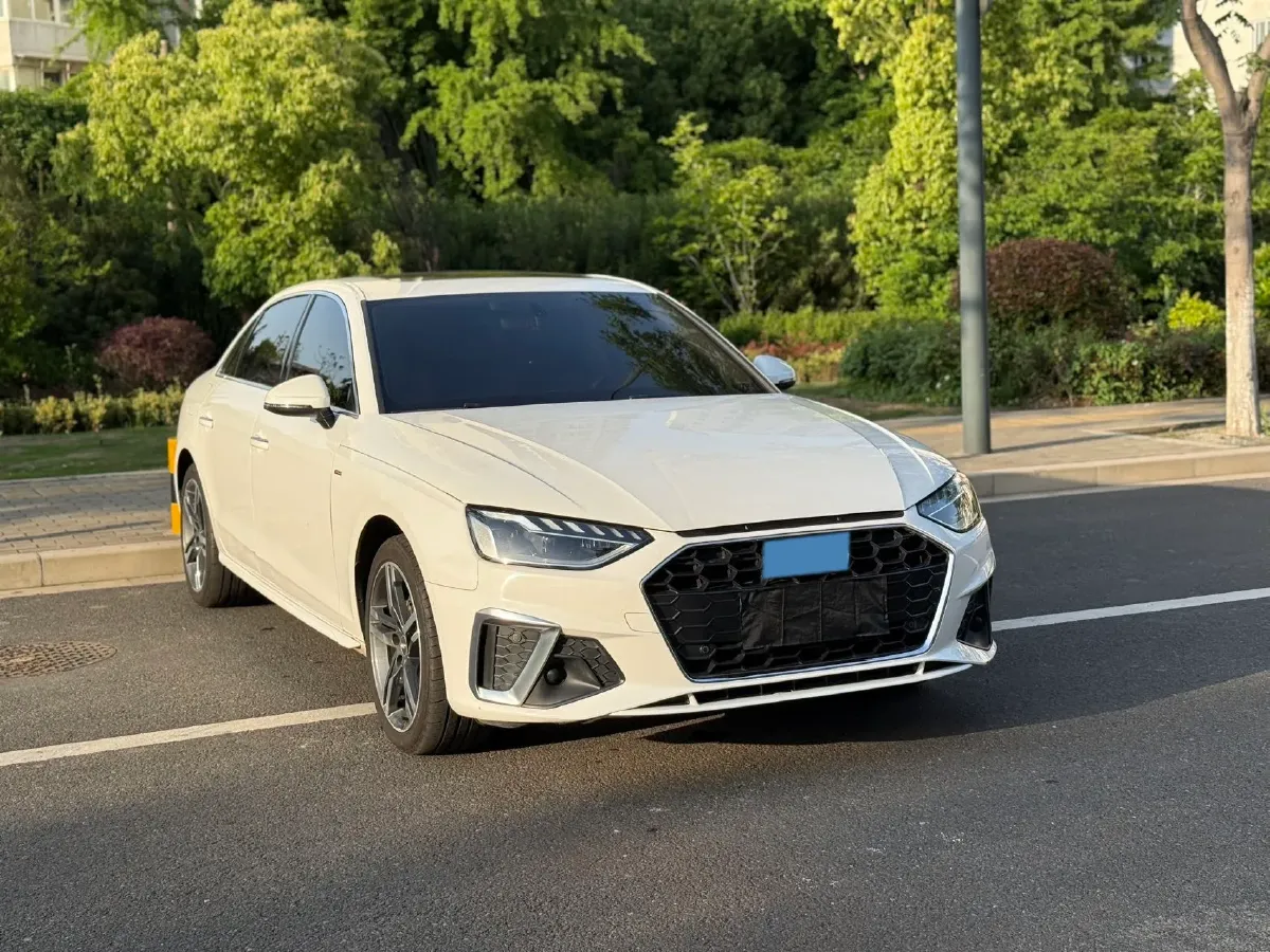 2020 Audi A4L 2.0T 190HP L4 7DCT,autocango,china used car exporter,china ev exporter,chinese used car exporter,chinese used ev exporter