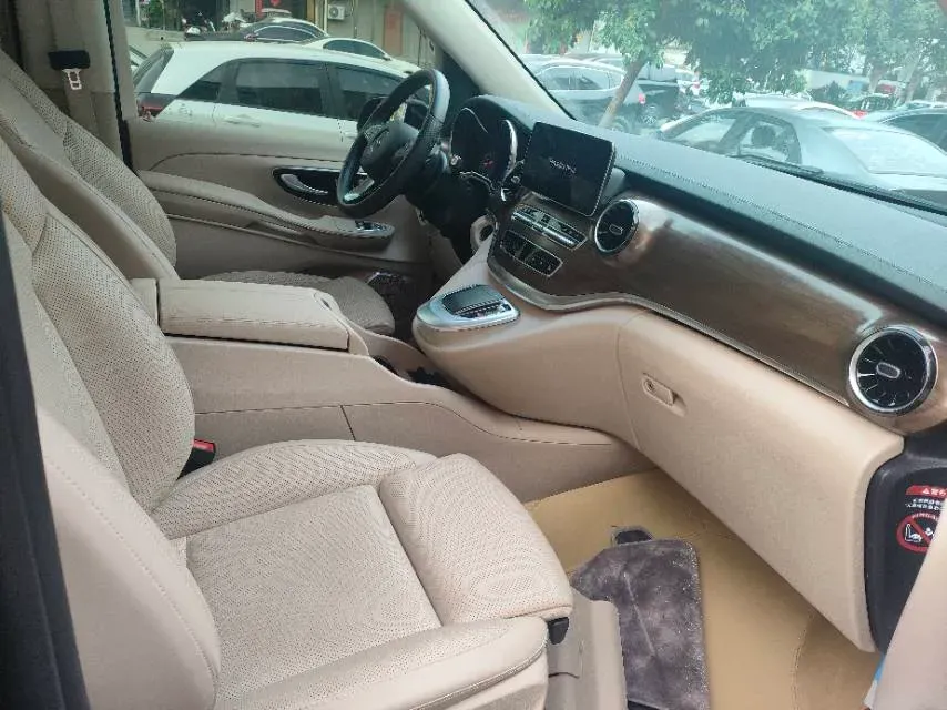 2022 Mercedes-Benz V Class 2.0T 211HP L4 9AT,autocango,china used car exporter,china ev exporter,chinese used car exporter,chinese used ev exporter