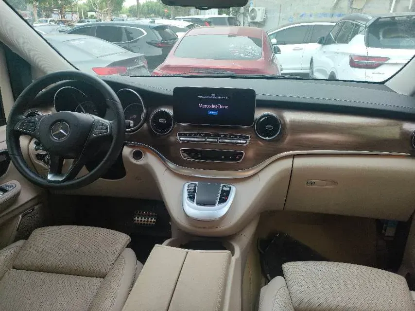 2022 Mercedes-Benz V Class 2.0T 211HP L4 9AT,autocango,china used car exporter,china ev exporter,chinese used car exporter,chinese used ev exporter