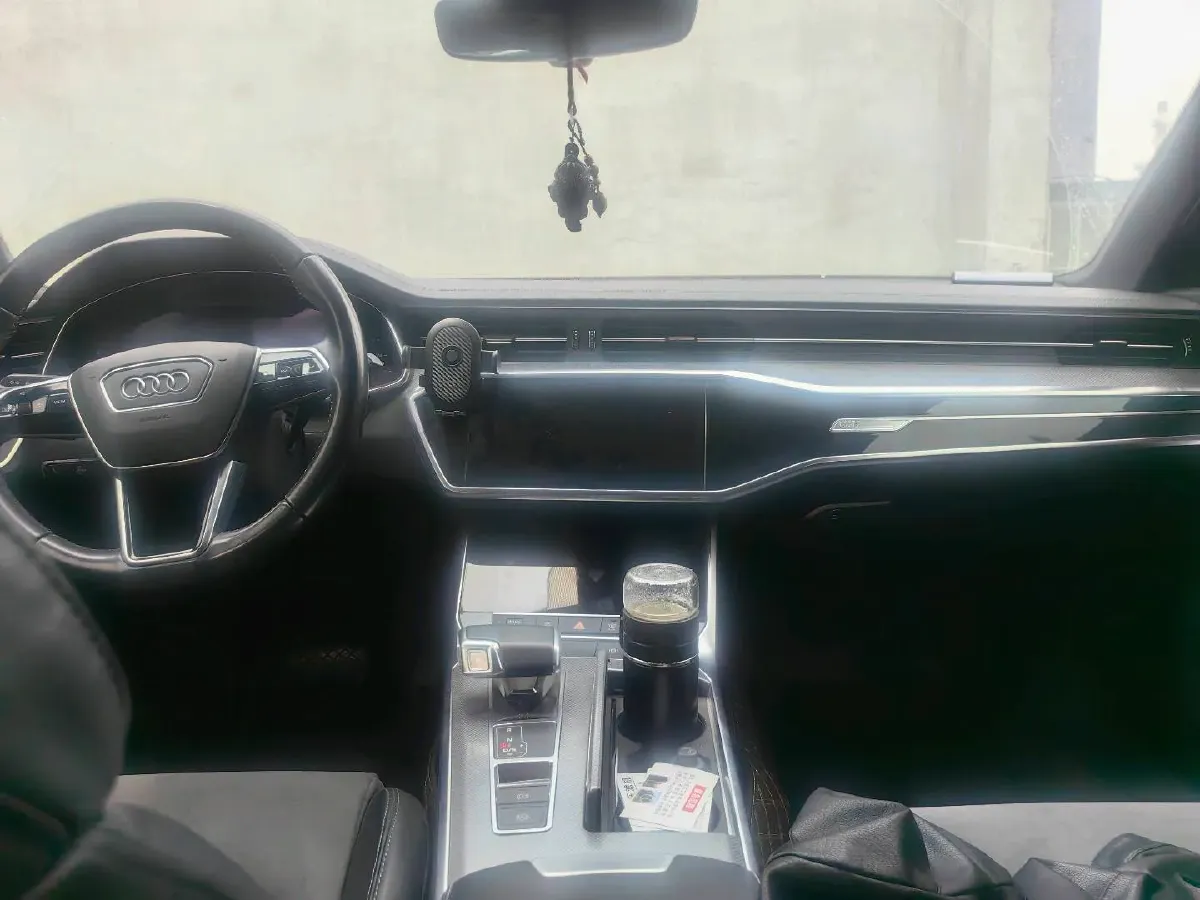 2020 Audi A6L 2.0T 224HP L4 7DCT,autocango,china used car exporter,china ev exporter,chinese used car exporter,chinese used ev exporter