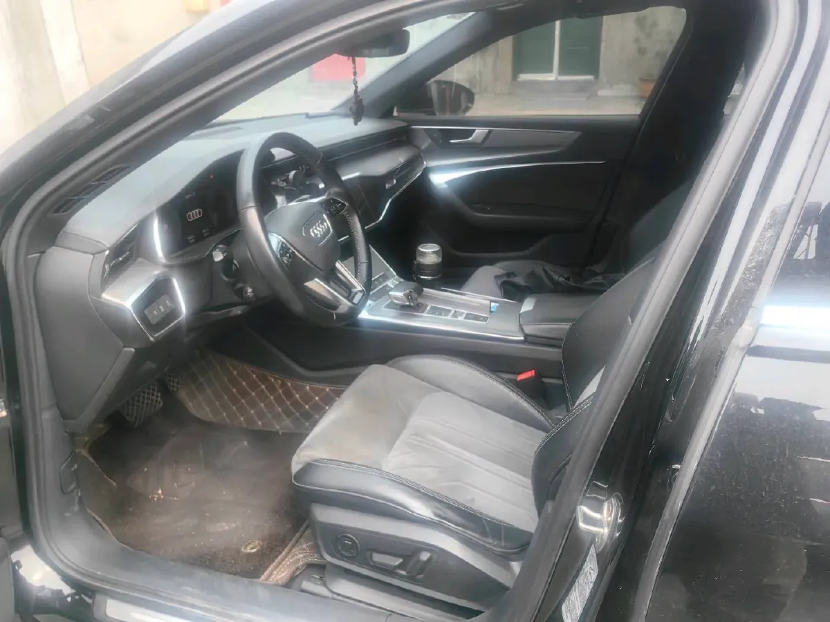 2020 Audi A6L 2.0T 224HP L4 7DCT,autocango,china used car exporter,china ev exporter,chinese used car exporter,chinese used ev exporter