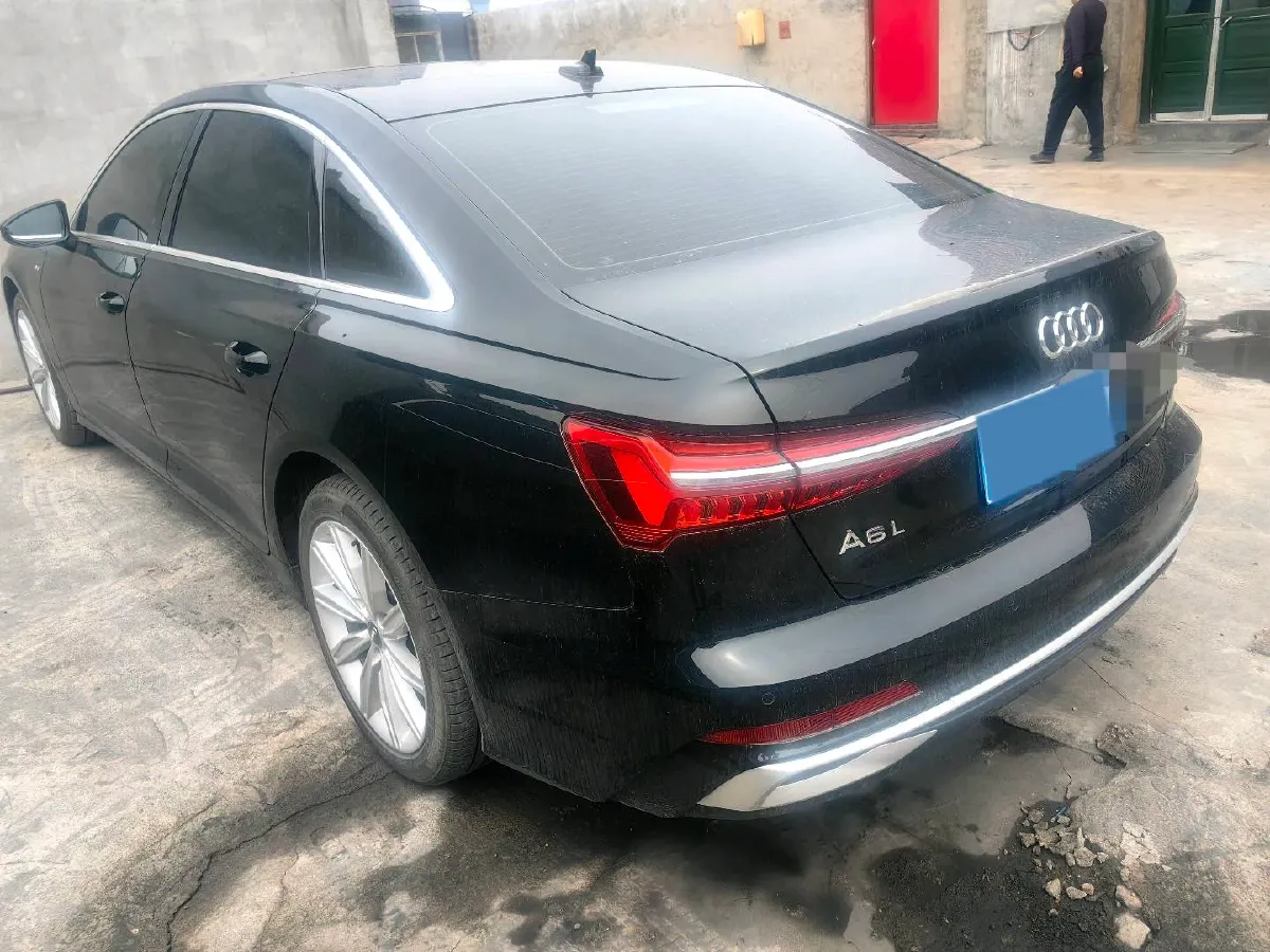 2020 Audi A6L 2.0T 224HP L4 7DCT,autocango,china used car exporter,china ev exporter,chinese used car exporter,chinese used ev exporter