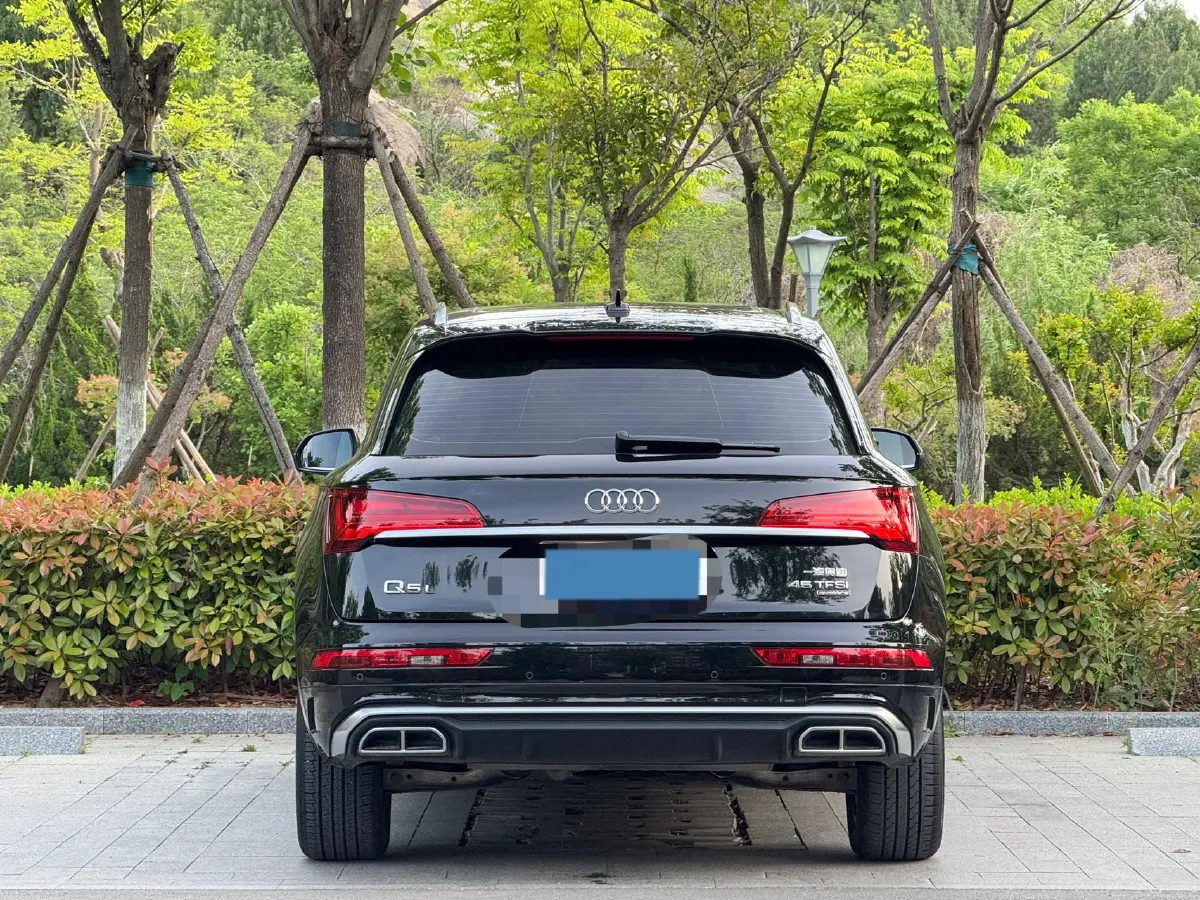 2023 Audi Q5L 2.0T 190HP L4 7DCT,autocango,china used car exporter,china ev exporter,chinese used car exporter,chinese used ev exporter