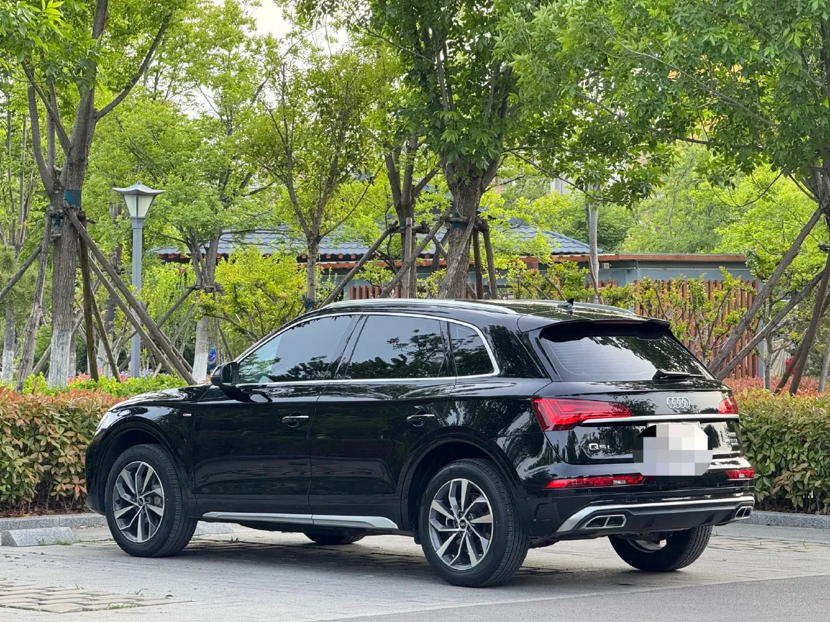 2023 Audi Q5L 2.0T 190HP L4 7DCT,autocango,china used car exporter,china ev exporter,chinese used car exporter,chinese used ev exporter