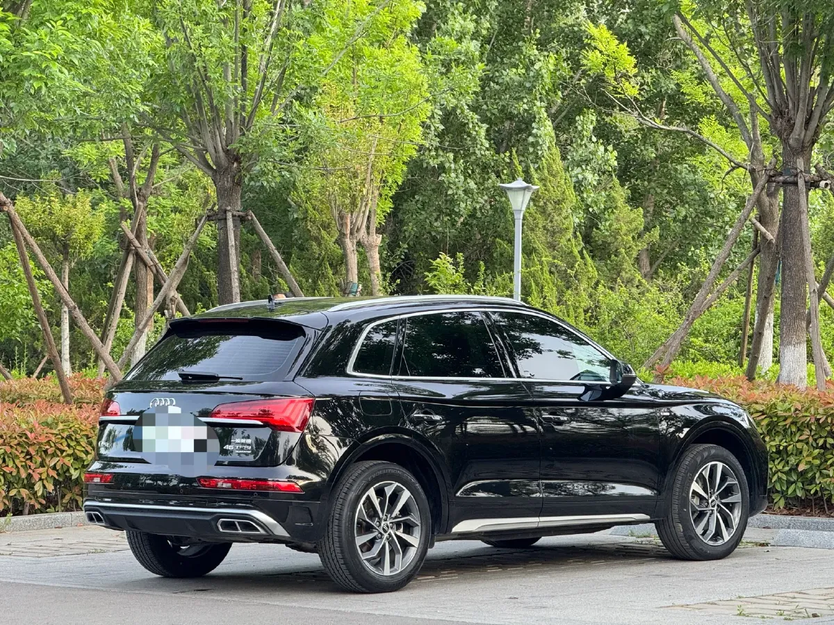2023 Audi Q5L 2.0T 190HP L4 7DCT,autocango,china used car exporter,china ev exporter,chinese used car exporter,chinese used ev exporter