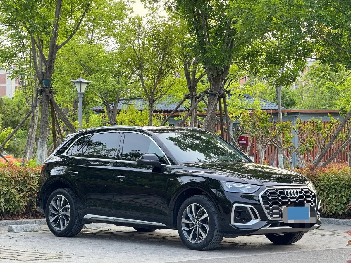 2023 Audi Q5L 2.0T 190HP L4 7DCT,autocango,china used car exporter,china ev exporter,chinese used car exporter,chinese used ev exporter