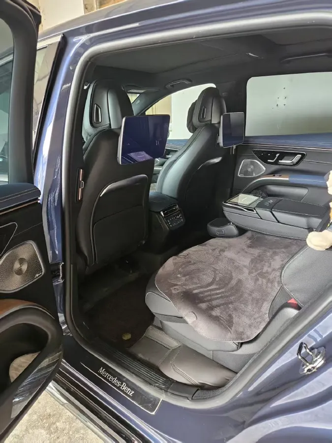 2023 Mercedes-Benz EQS SUV BEV 111.8KWH,autocango,china used car exporter,china ev exporter,chinese used car exporter,chinese used ev exporter