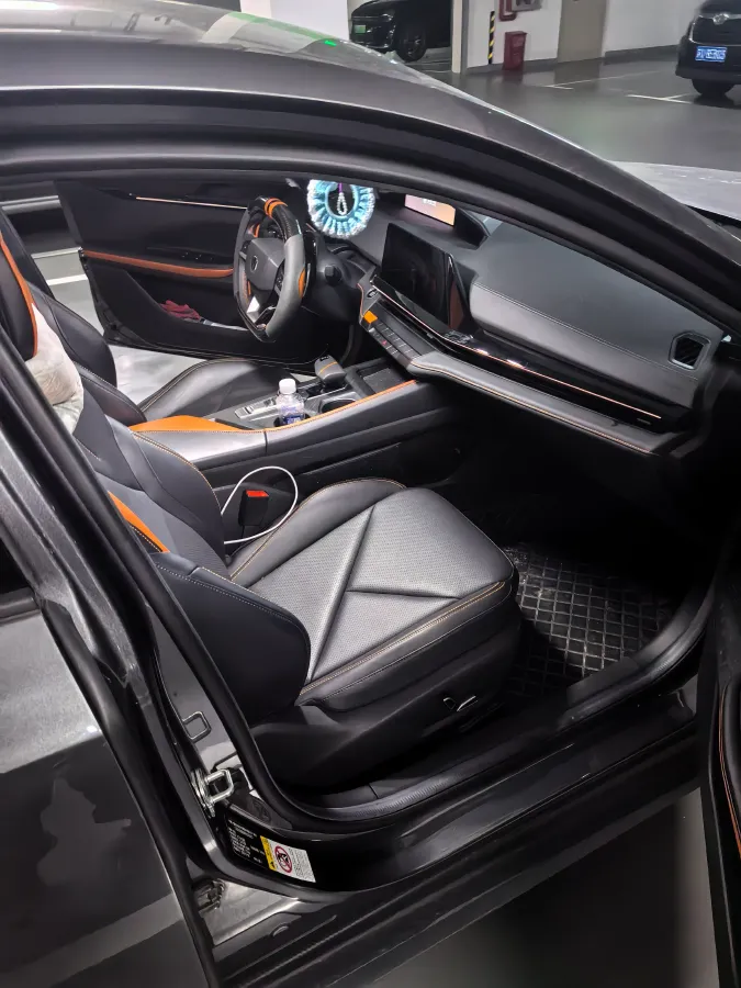 2022 ChangAn UNI-V 1.5T 188HP L4 7DCT,autocango,china used car exporter,china ev exporter,chinese used car exporter,chinese used ev exporter