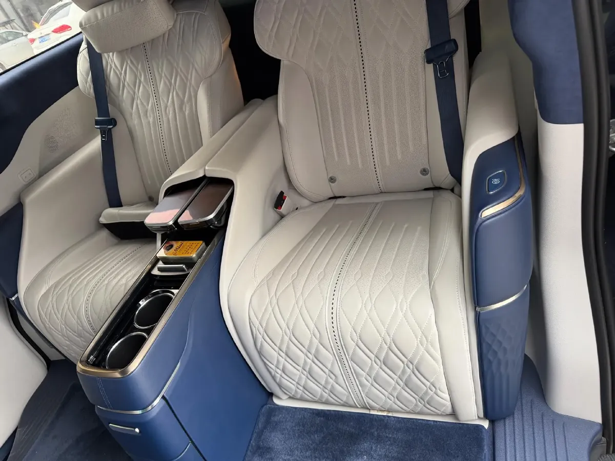 2022 Buick GL8 2.0T 237HP L4 9AT,autocango,china used car exporter,china ev exporter,chinese used car exporter,chinese used ev exporter