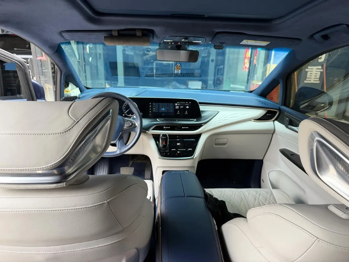 2022 Buick GL8 2.0T 237HP L4 9AT,autocango,china used car exporter,china ev exporter,chinese used car exporter,chinese used ev exporter