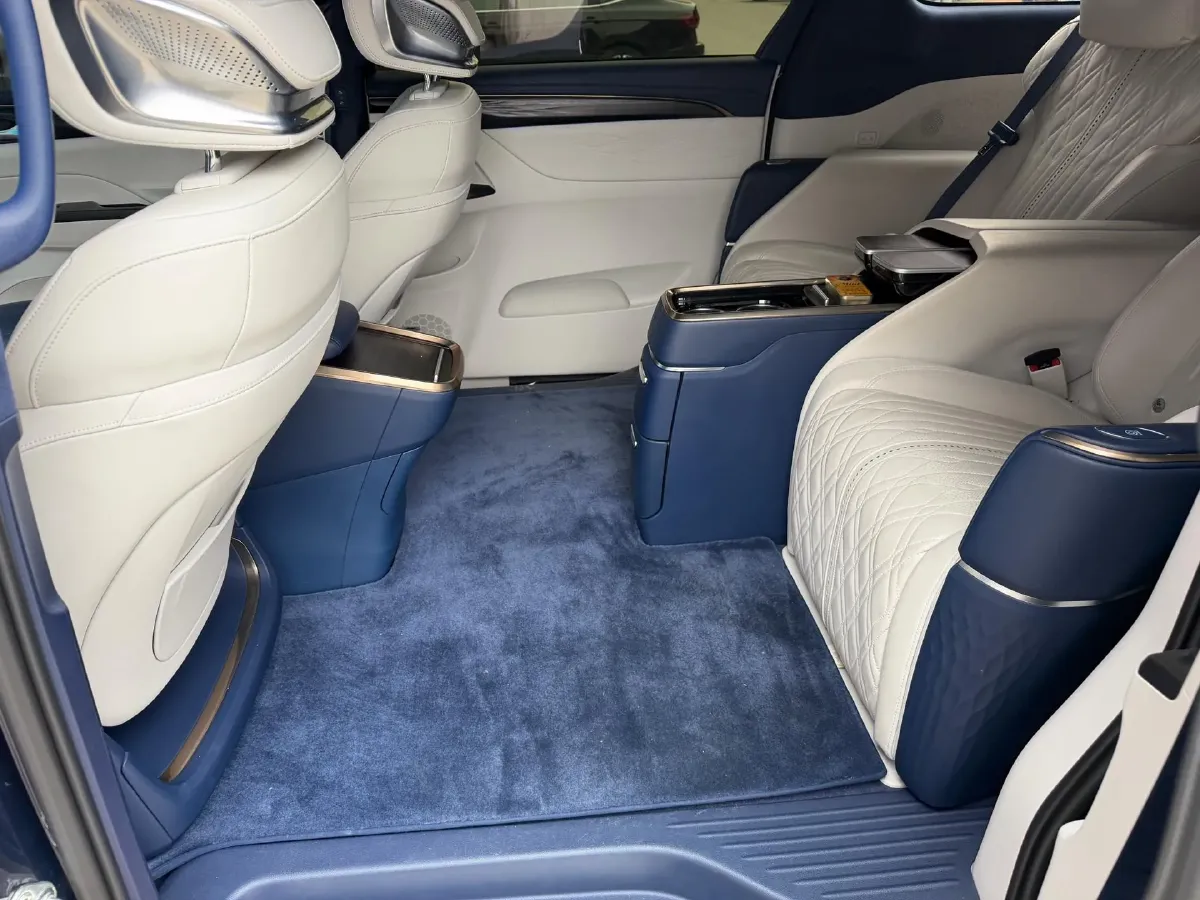 2022 Buick GL8 2.0T 237HP L4 9AT,autocango,china used car exporter,china ev exporter,chinese used car exporter,chinese used ev exporter