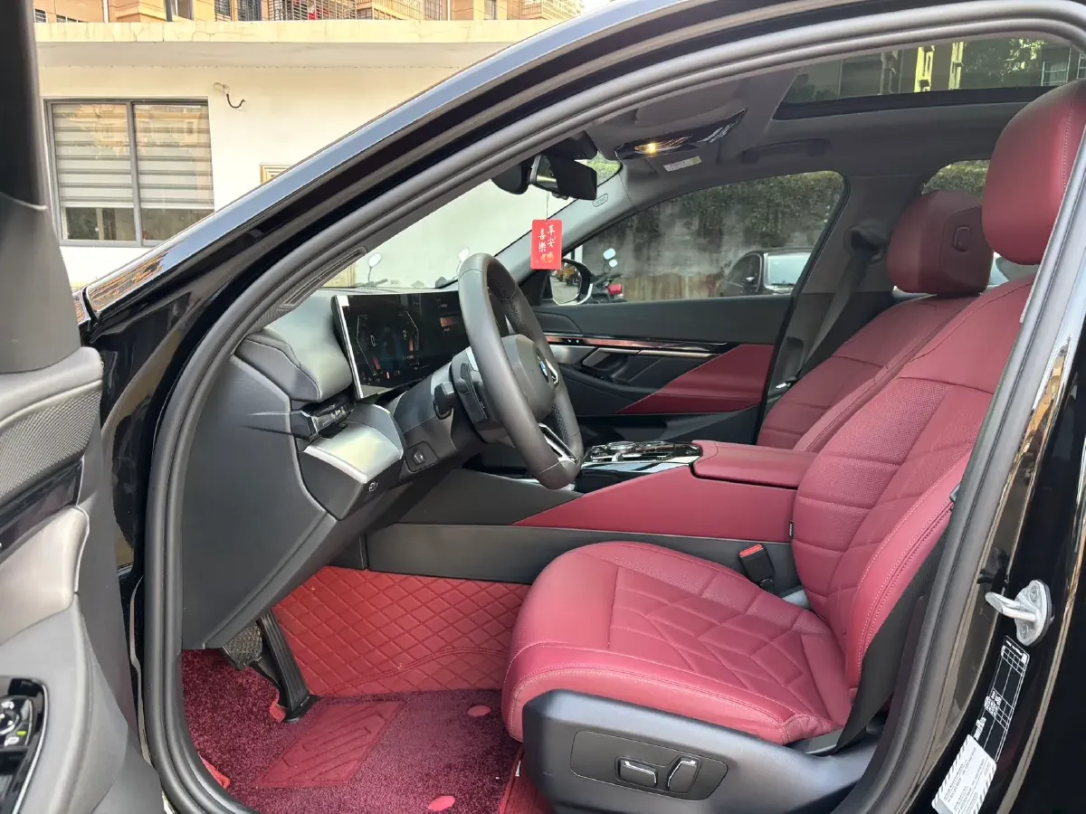 2026 BMW 5 Series 2.0T 190HP L4 8AT,autocango,china used car exporter,china ev exporter,chinese used car exporter,chinese used ev exporter