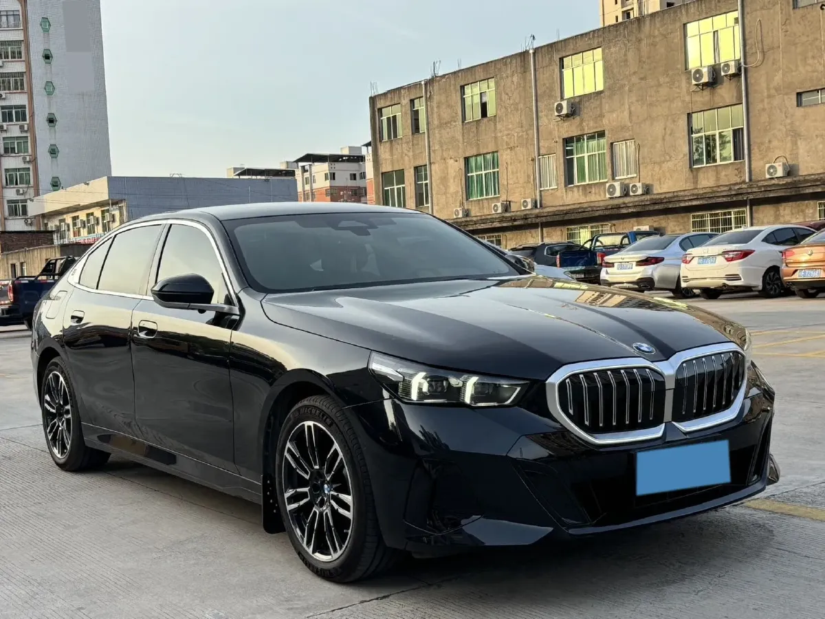 2026 BMW 5 Series 2.0T 190HP L4 8AT,autocango,china used car exporter,china ev exporter,chinese used car exporter,chinese used ev exporter