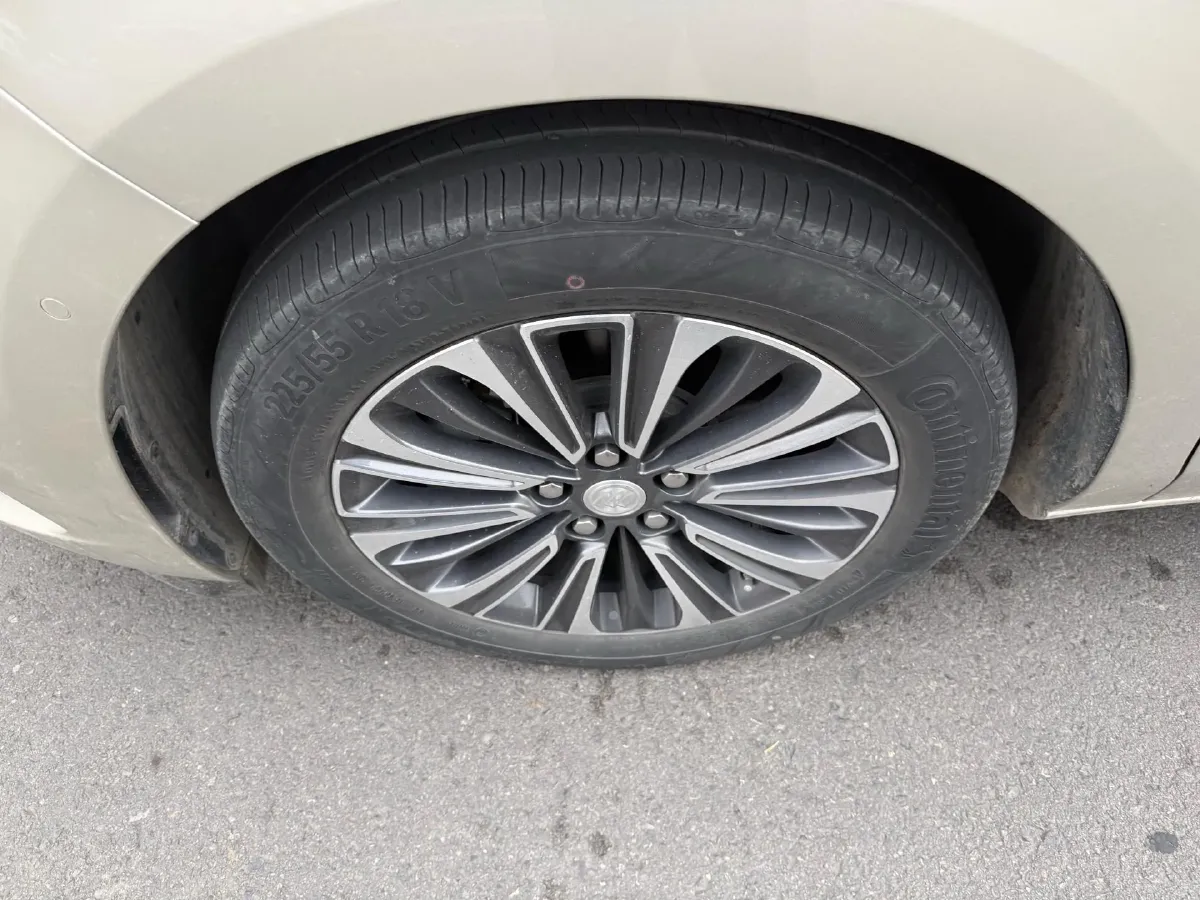 2022 Buick GL8 2.0T 237HP L4 9AT,autocango,china used car exporter,china ev exporter,chinese used car exporter,chinese used ev exporter