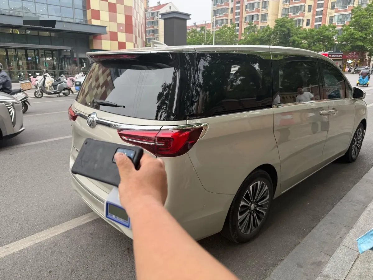 2022 Buick GL8 2.0T 237HP L4 9AT,autocango,china used car exporter,china ev exporter,chinese used car exporter,chinese used ev exporter