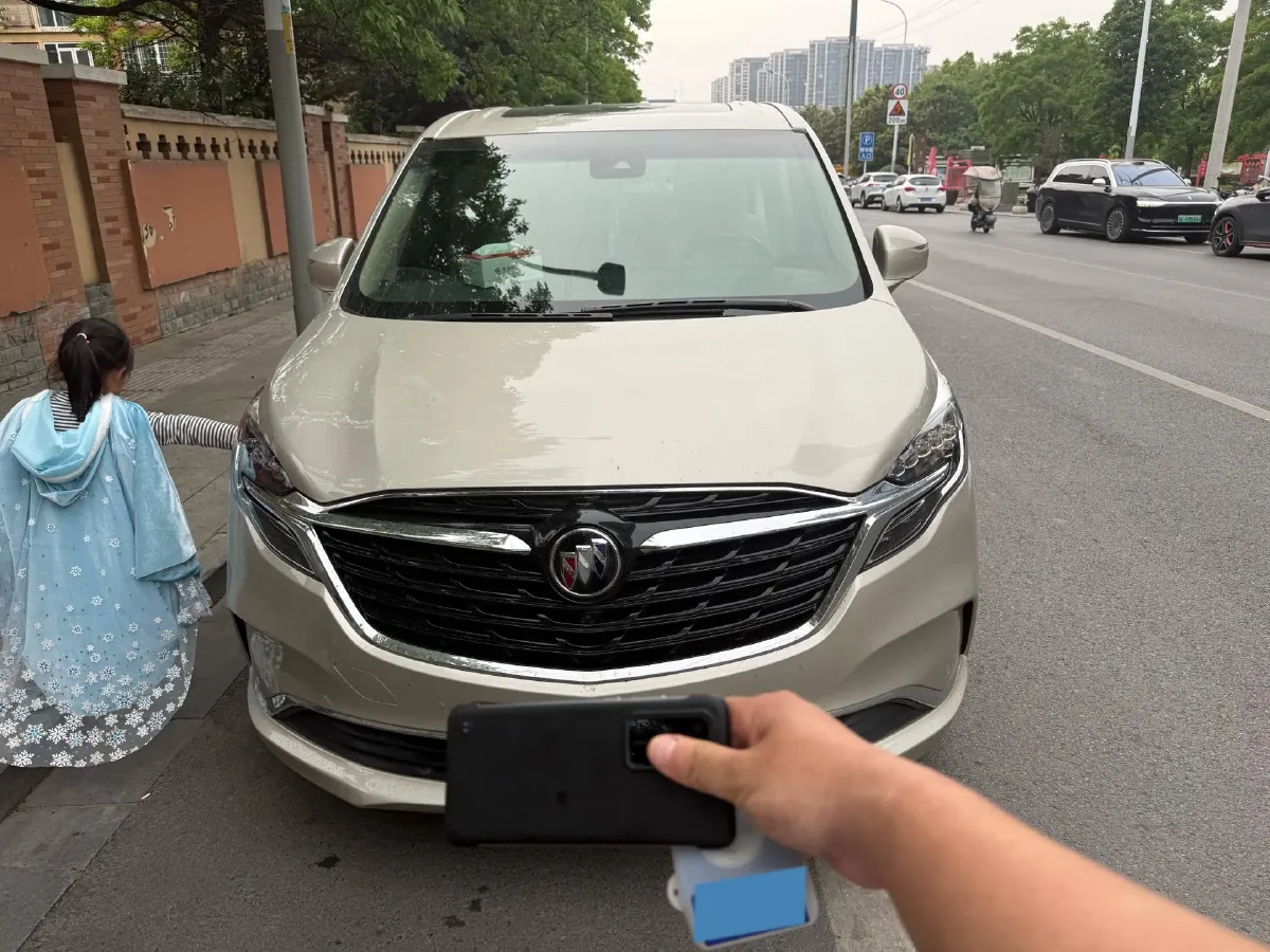 2022 Buick GL8 2.0T 237HP L4 9AT,autocango,china used car exporter,china ev exporter,chinese used car exporter,chinese used ev exporter