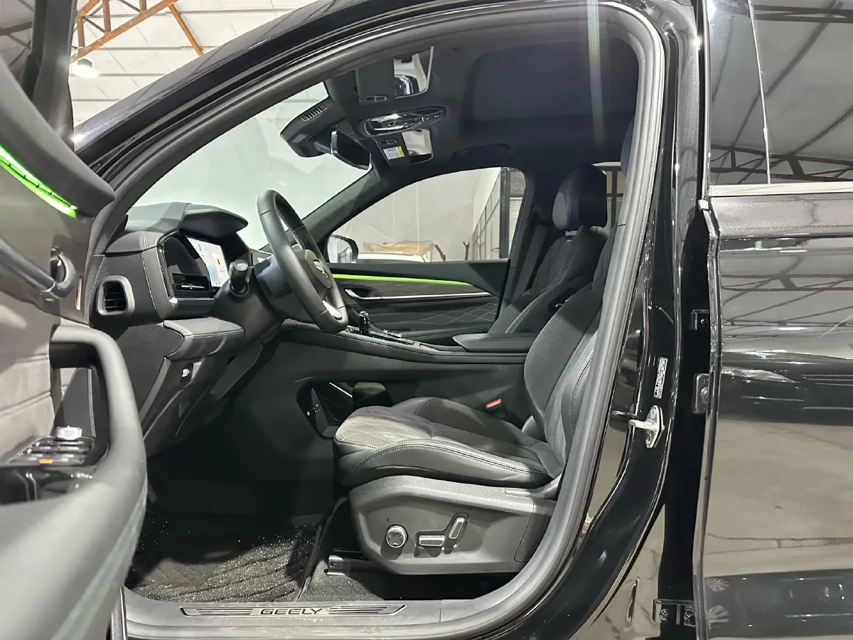 2025 Geely Monjaro 2.0T 238HP L4 8AT,autocango,china used car exporter,china ev exporter,chinese used car exporter,chinese used ev exporter