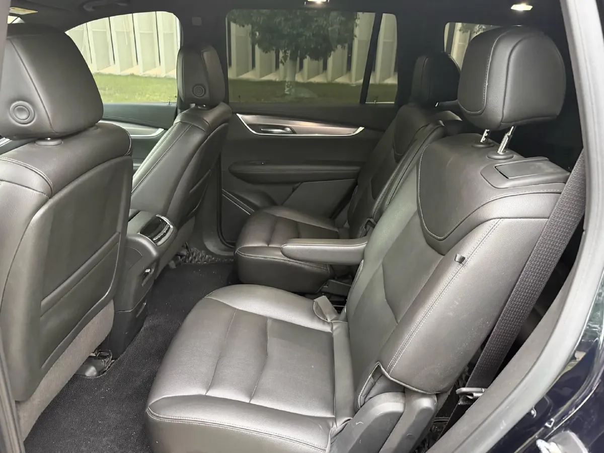 2022 Cadillac XT6 2.0T 237HP L4 9AT,autocango,china used car exporter,china ev exporter,chinese used car exporter,chinese used ev exporter