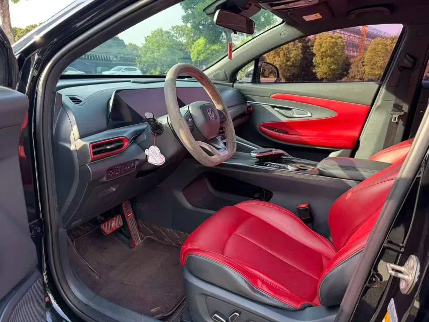 2020 ChangAn UNI-T 1.5T 180HP L4 7DCT,autocango,china used car exporter,china ev exporter,chinese used car exporter,chinese used ev exporter