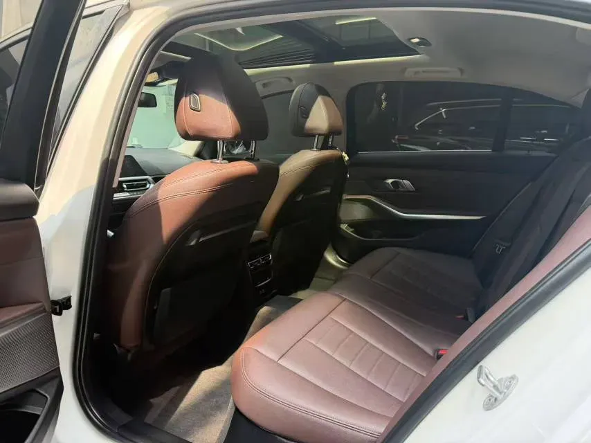 2021 BMW 3 Series 2.0T 156HP L4 8AT,autocango,china used car exporter,china ev exporter,chinese used car exporter,chinese used ev exporter