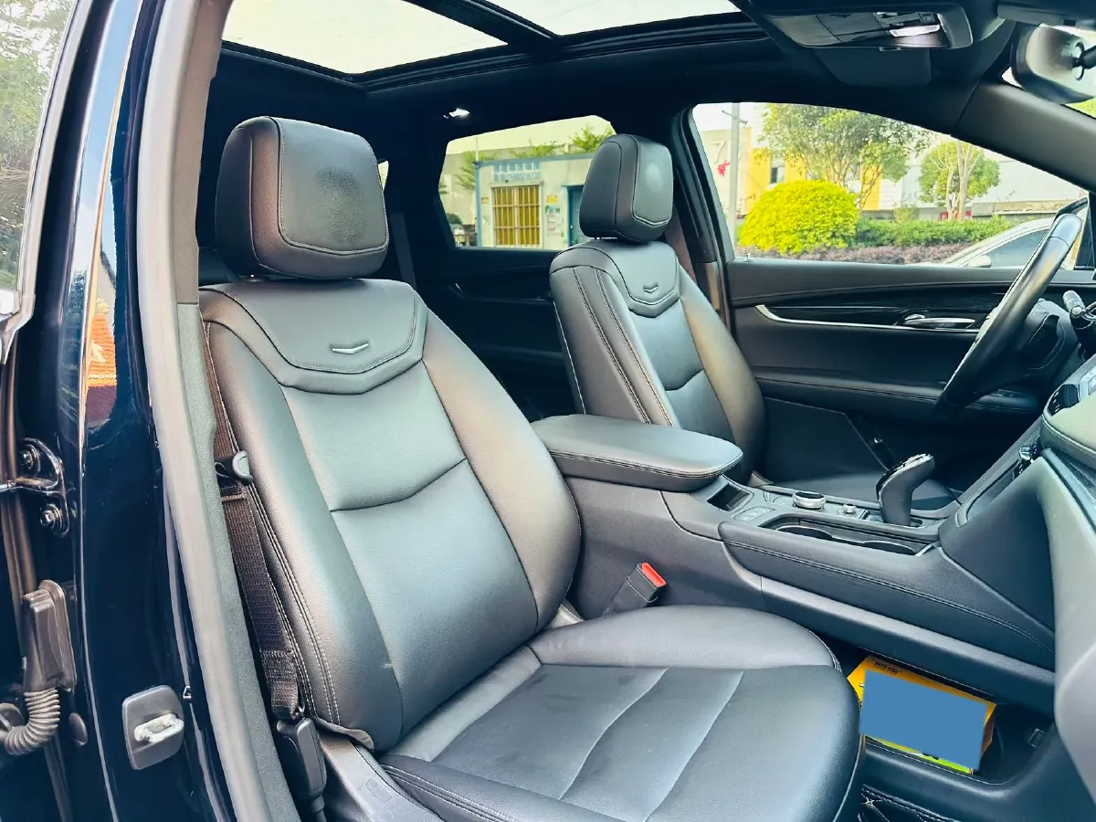 2021 Cadillac XT5 2.0T 237HP L4 9AT,autocango,china used car exporter,china ev exporter,chinese used car exporter,chinese used ev exporter