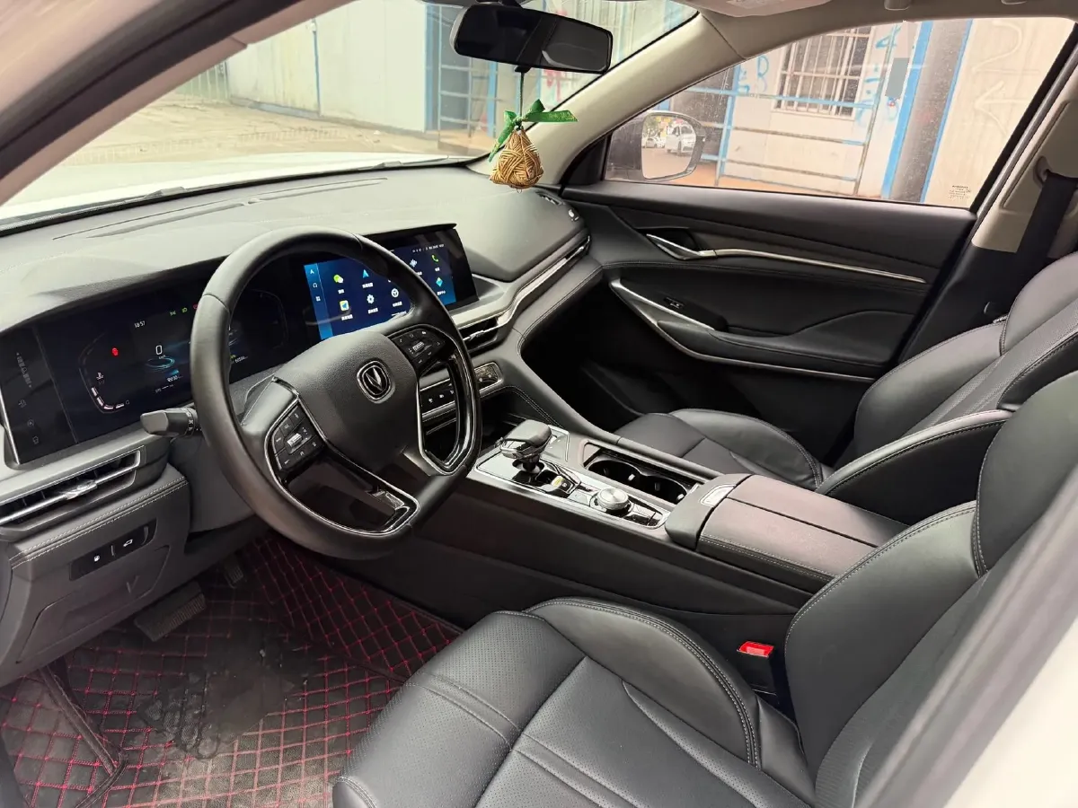 2022 ChangAn CS75 Plus 2.0T 233HP L4 8AT,autocango,china used car exporter,china ev exporter,chinese used car exporter,chinese used ev exporter