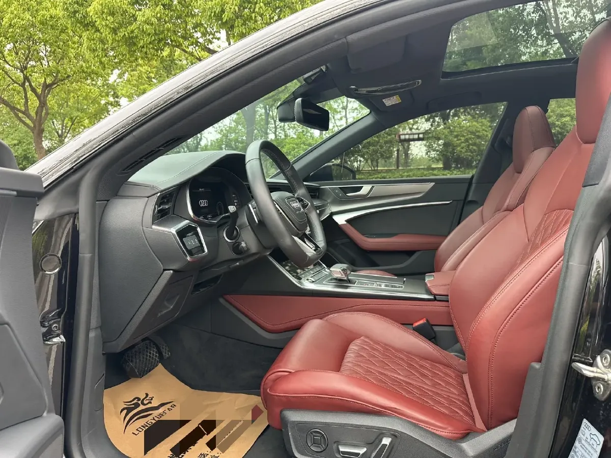 2024 Audi A7L 2.0T 245HP L4 7DCT,autocango,china used car exporter,china ev exporter,chinese used car exporter,chinese used ev exporter