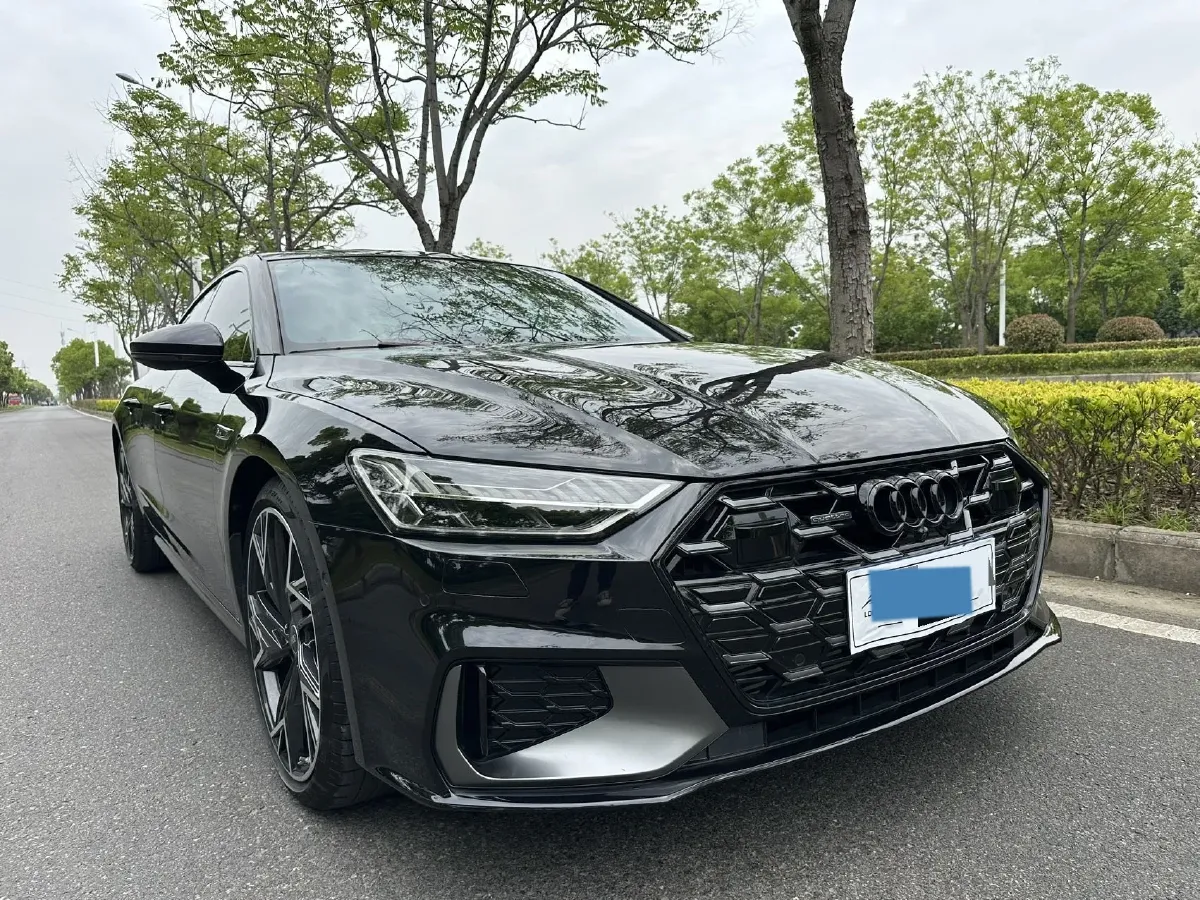 2024 Audi A7L 2.0T 245HP L4 7DCT,autocango,china used car exporter,china ev exporter,chinese used car exporter,chinese used ev exporter