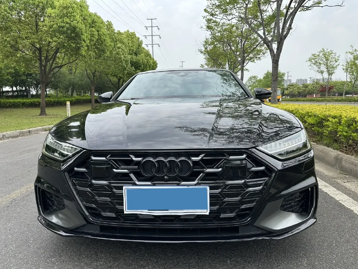 2024 Audi A7L 2.0T 245HP L4 7DCT,autocango,china used car exporter,china ev exporter,chinese used car exporter,chinese used ev exporter