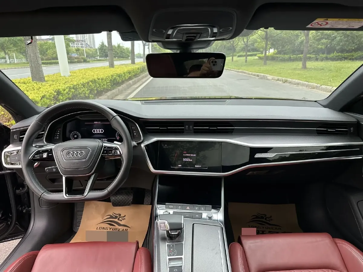 2024 Audi A7L 2.0T 245HP L4 7DCT,autocango,china used car exporter,china ev exporter,chinese used car exporter,chinese used ev exporter